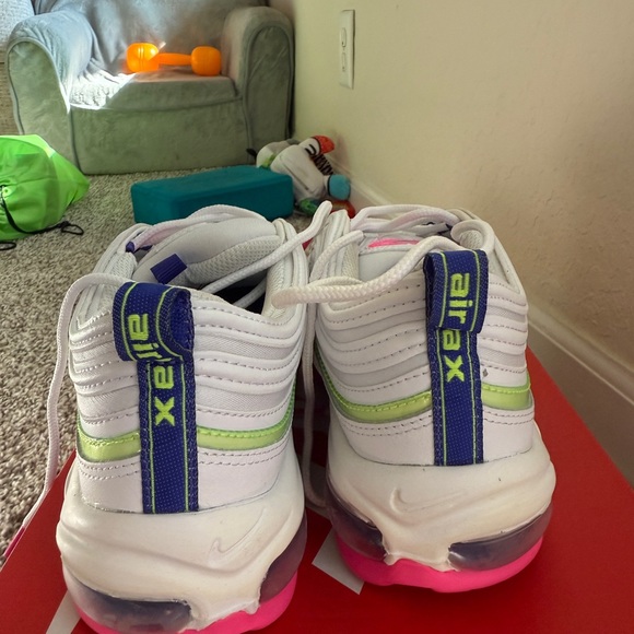 Nike Air Max 97 White and Pink Shoes - Picture 3 of 4